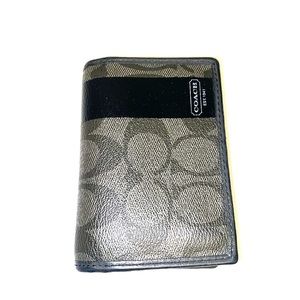 Like New Mens COACH leather wallet - BEAUTIFUL